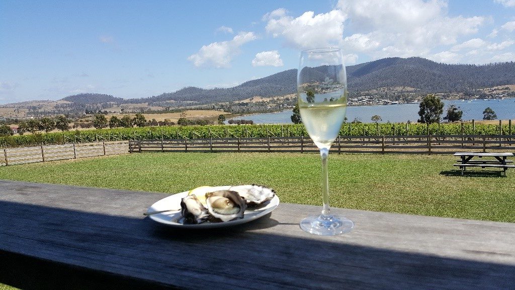 Madfish Vera'S Cuvee Sparkling White N/V